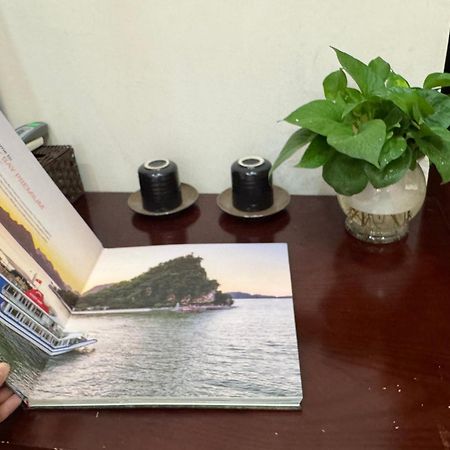 Quynh Moon Homestay Ханой Экстерьер фото