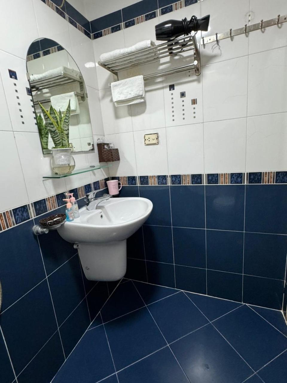 Quynh Moon Homestay Ханой Экстерьер фото