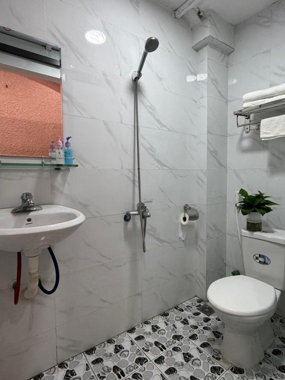 Quynh Moon Homestay Ханой Экстерьер фото